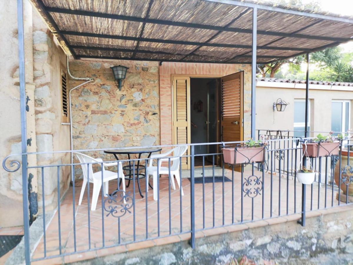 A Casa Di Peppino Villa Greco Tyndaris Exteriör bild