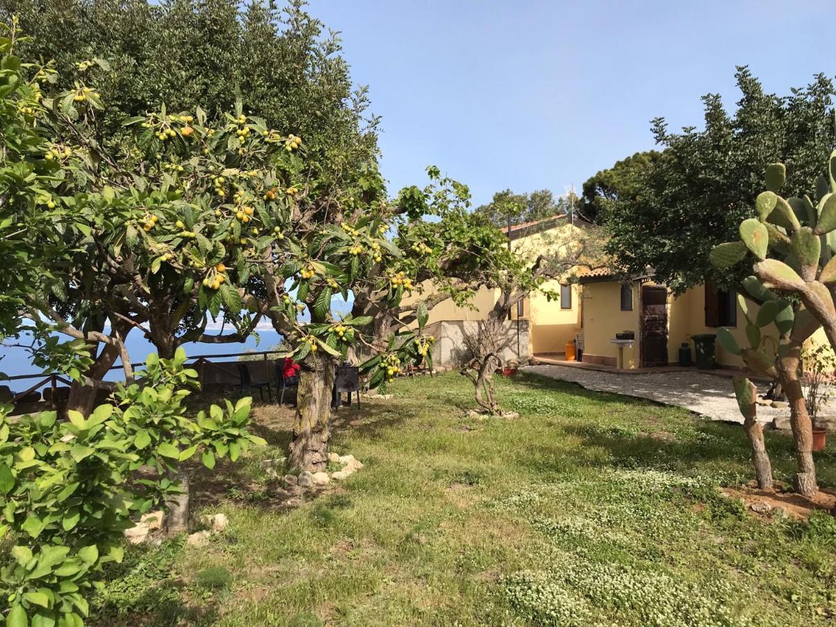 A Casa Di Peppino Villa Greco Tyndaris Exteriör bild