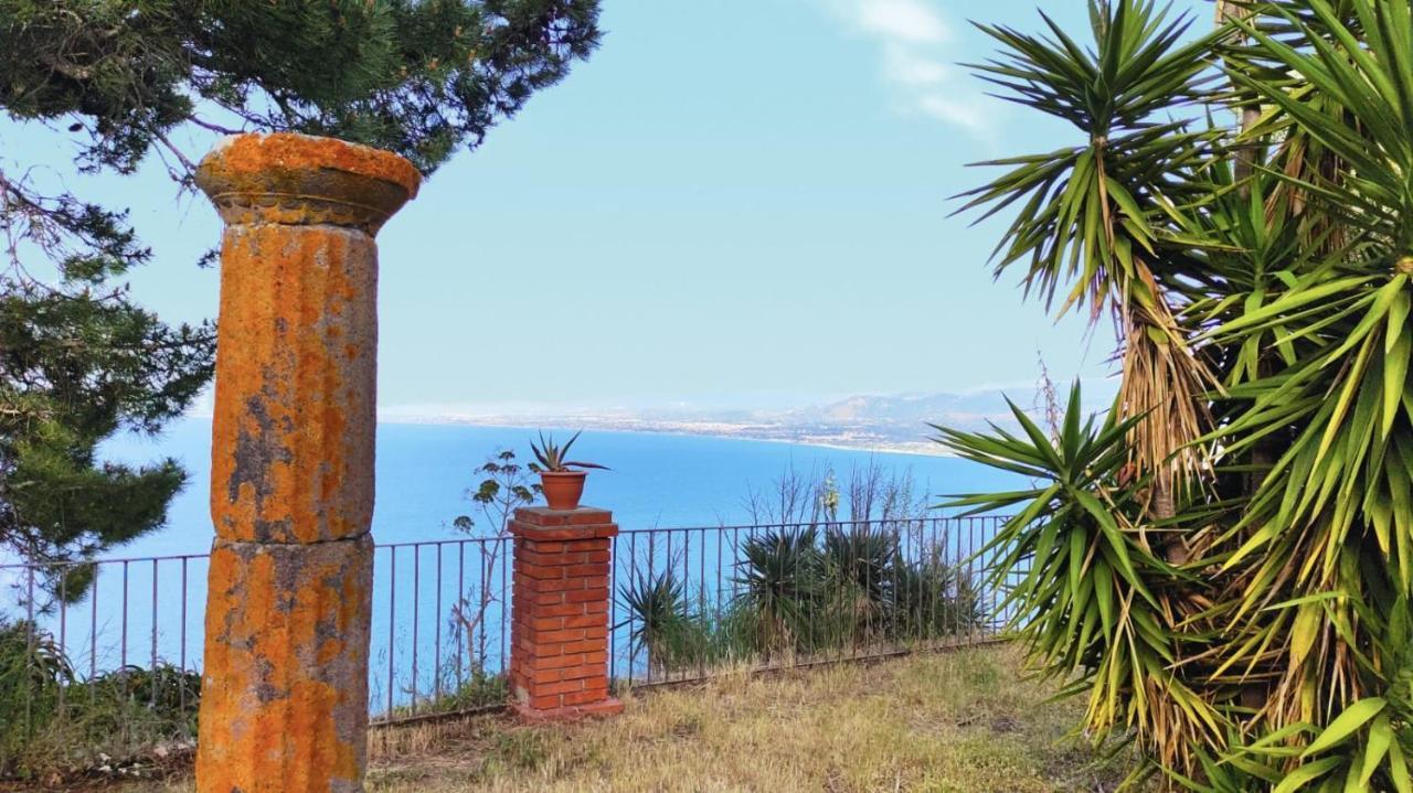 A Casa Di Peppino Villa Greco Tyndaris Exteriör bild