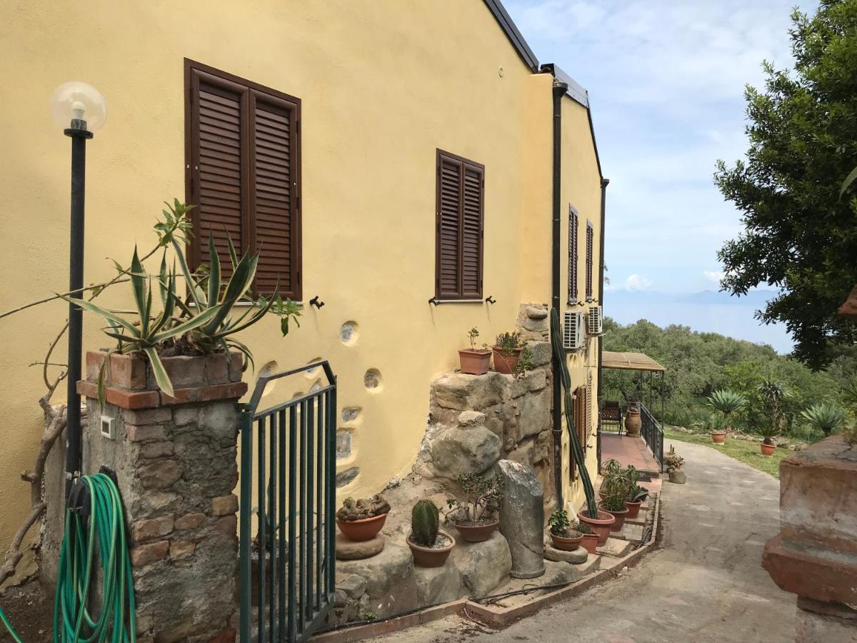 A Casa Di Peppino Villa Greco Tyndaris Exteriör bild