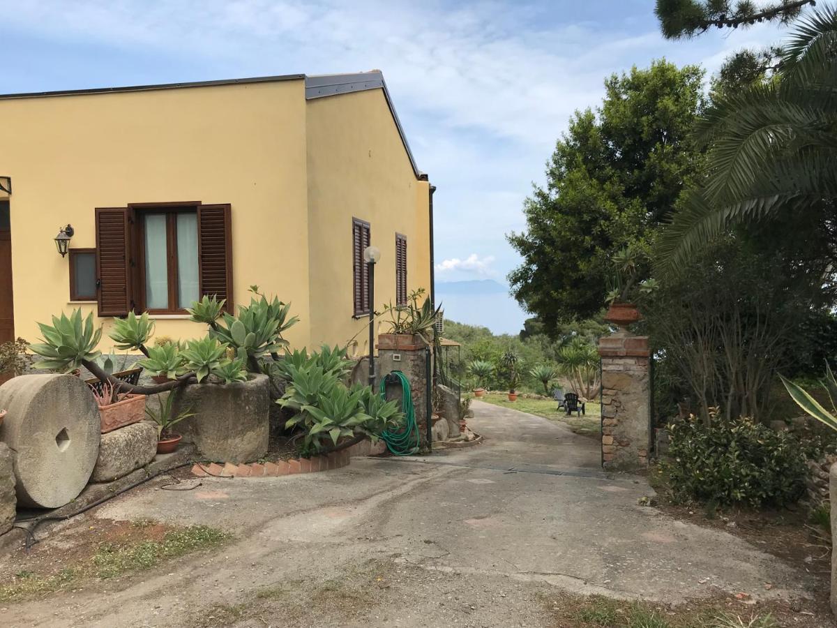A Casa Di Peppino Villa Greco Tyndaris Exteriör bild