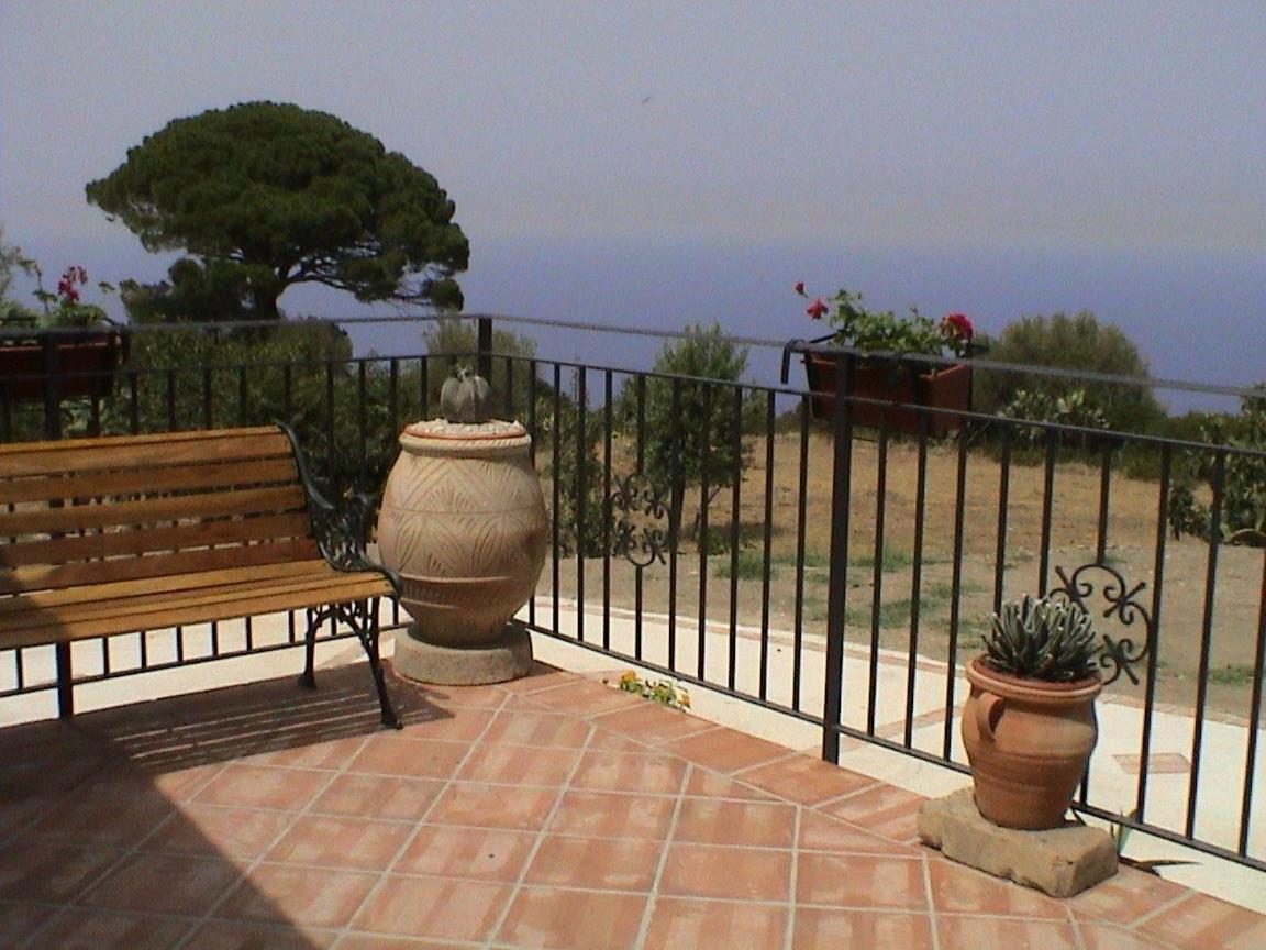 A Casa Di Peppino Villa Greco Tyndaris Exteriör bild